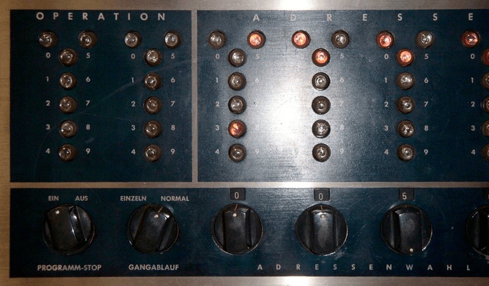 closeup of the 650’s indicators